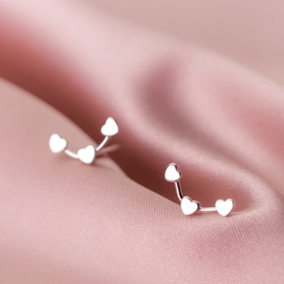 Sterling Silver Heart Earrings Valentine Anniversary Ear Crawler Gift Girlfriend - Picture 1 of 4